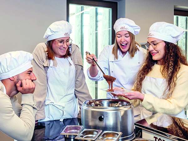 Schoggi-Giesskurs & Baumkronen